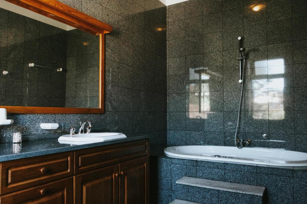 Casa Dos Vales - Luxury Villa ペニャフィエル エクステリア 写真